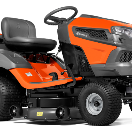 Husqvarna TC 242 T tracteur tondeuse avec lame à neige et remorque 275